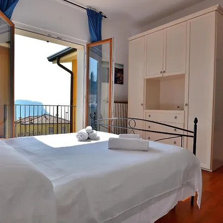 Orange In Marciaga Di Costermano