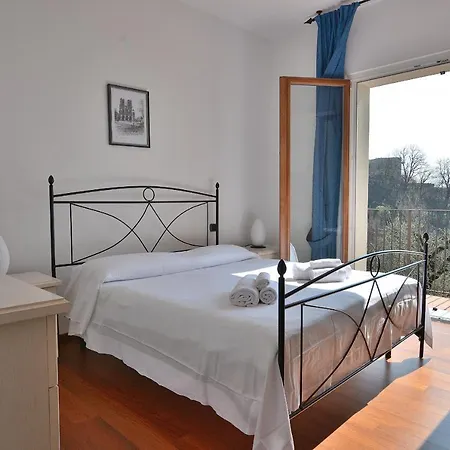 Orange In Marciaga Di *