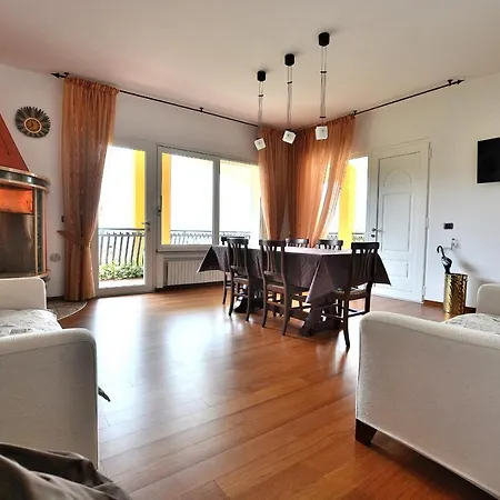 Orange In Marciaga Di Daire *